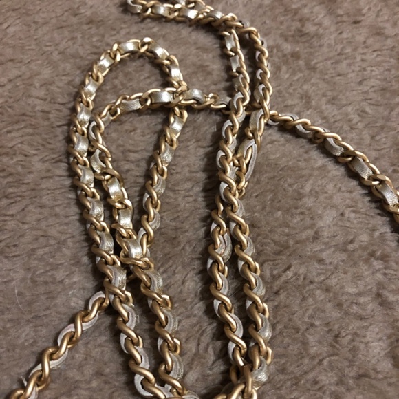 TODAY ONLY:AUTHENTIC CHANEL WOC GOLD FABRIC - Tear bottom inside - Picture 4 of 16